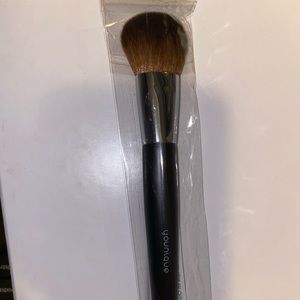 Younique blusher brush